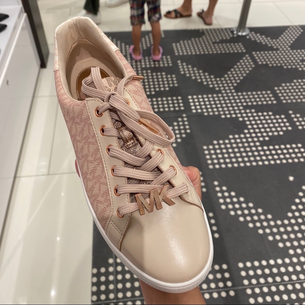 NEW MK SHOES AUTHENTIC - Picture 2 of 4